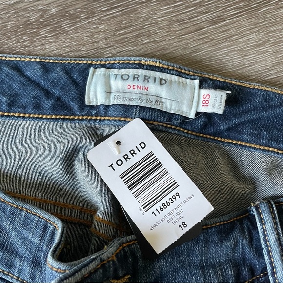 NWT TORRID Barely Boot Deep Water Size 18S - Picture 6 of 8